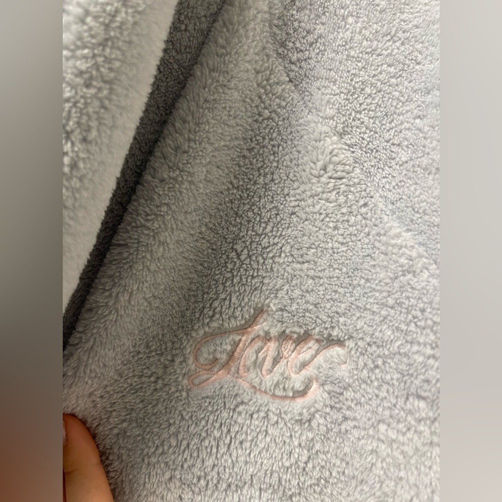 Victoria’s Secret Robe - Picture 3 of 4